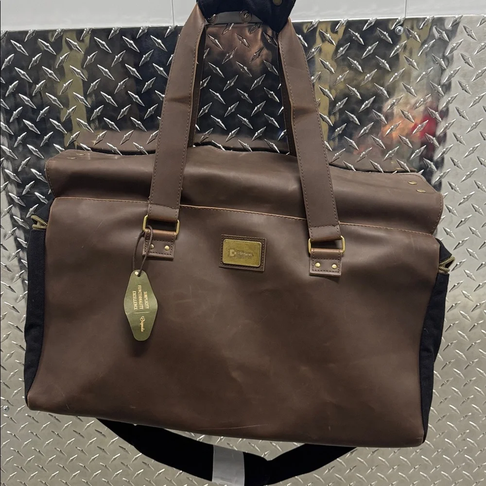 FINLEY MILL VOLTA DANVILLE DUFFEL BAG 35 L TRAVEL BAG NEW with tags!